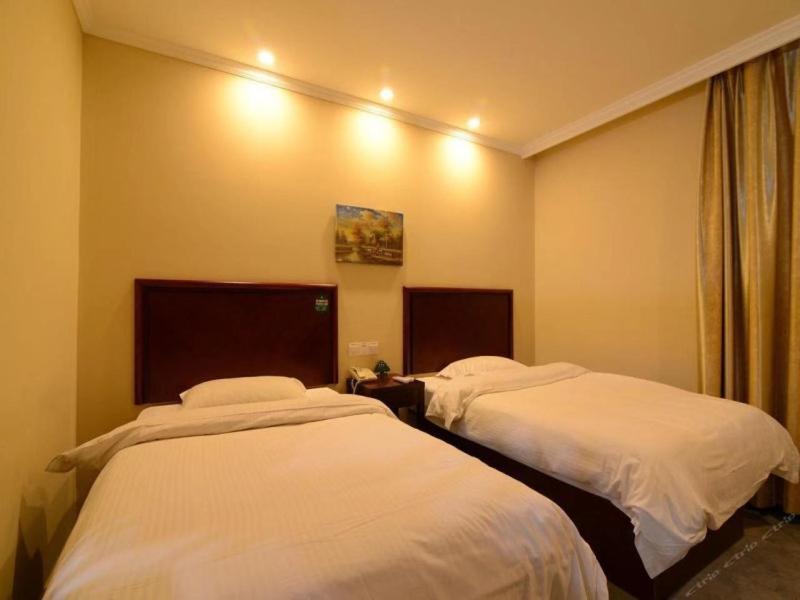 Greentree Inn Jiangsu Zhenjiang Dingmao Industrial Park Wode Square Express Hotel Dış mekan fotoğraf