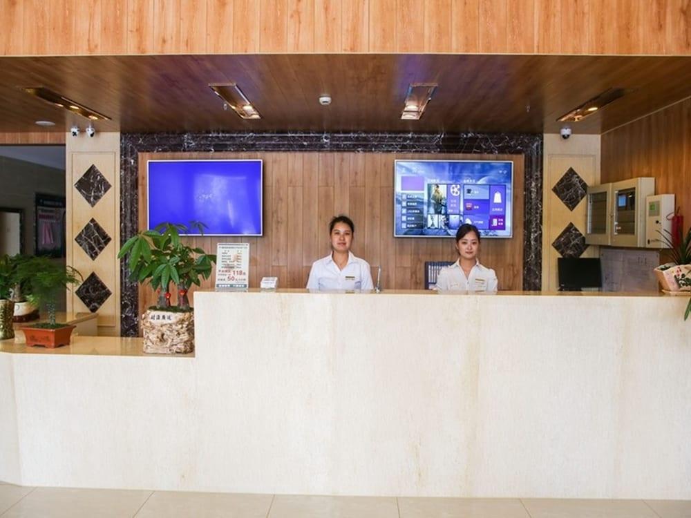 Greentree Inn Jiangsu Zhenjiang Dingmao Industrial Park Wode Square Express Hotel Dış mekan fotoğraf