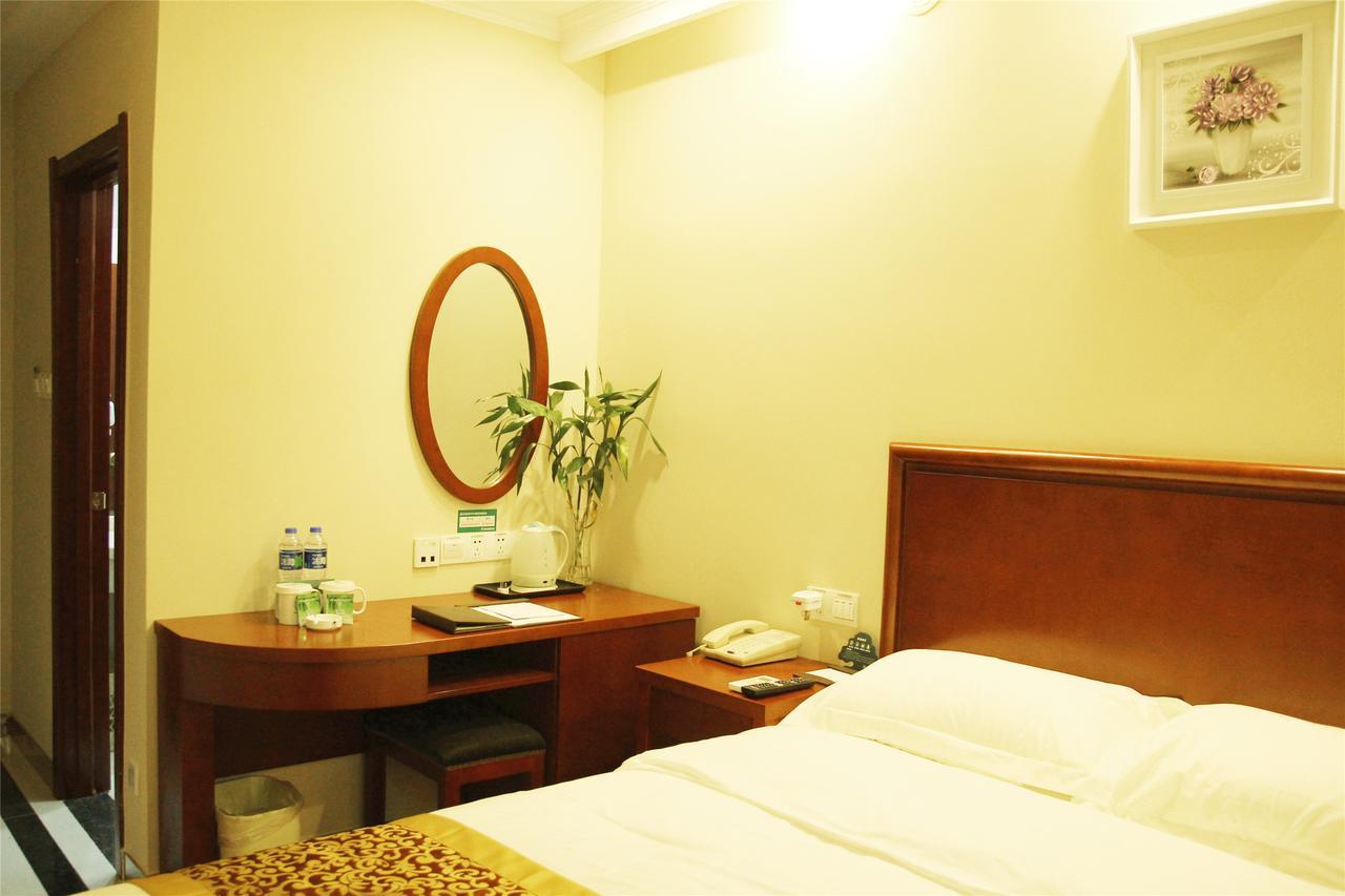 Greentree Inn Jiangsu Zhenjiang Dingmao Industrial Park Wode Square Express Hotel Dış mekan fotoğraf