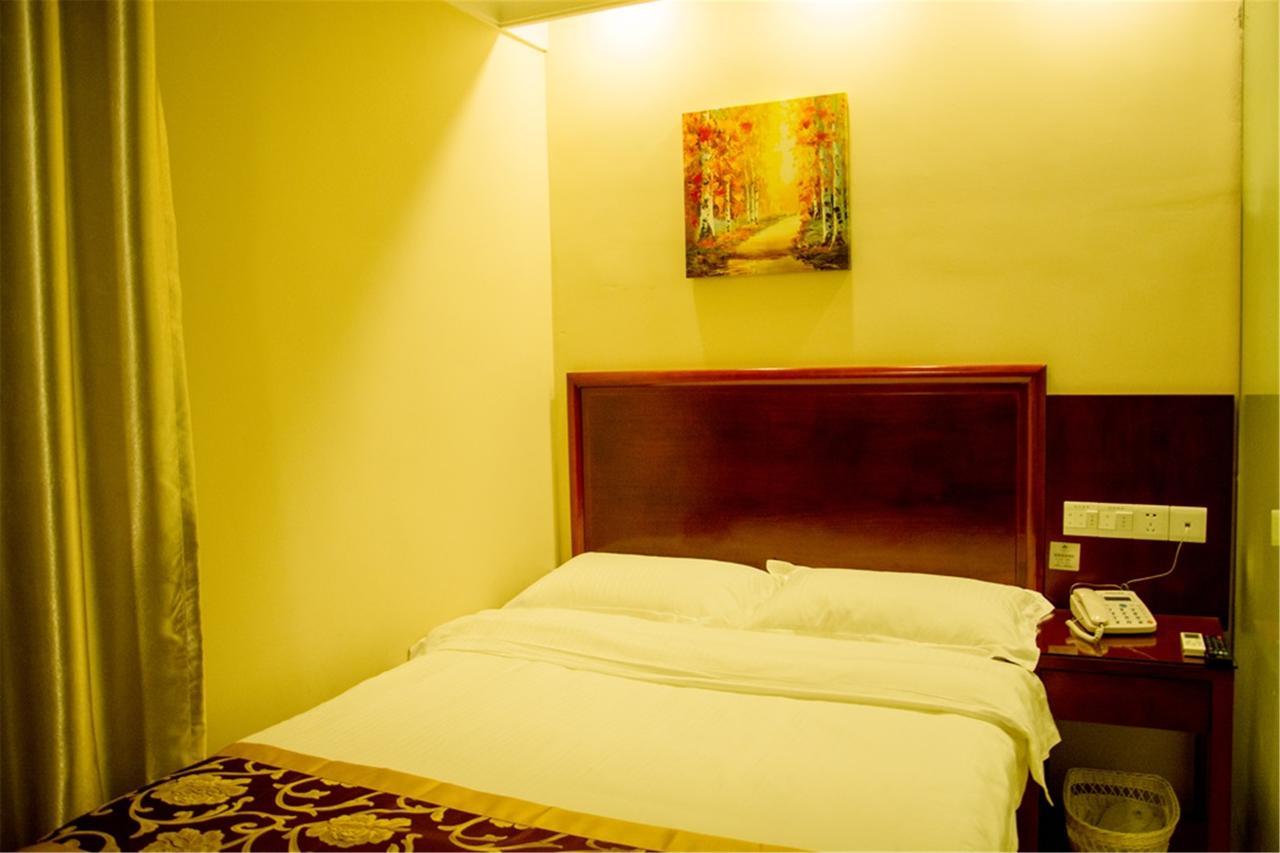 Greentree Inn Jiangsu Zhenjiang Dingmao Industrial Park Wode Square Express Hotel Dış mekan fotoğraf