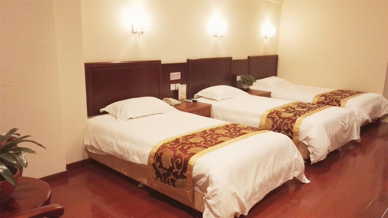 Greentree Inn Jiangsu Zhenjiang Dingmao Industrial Park Wode Square Express Hotel Dış mekan fotoğraf