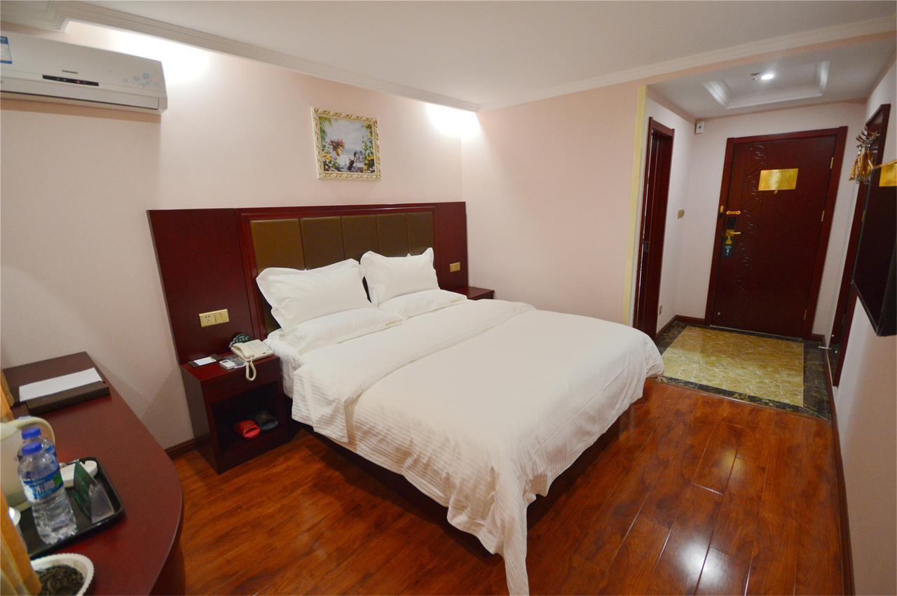Greentree Inn Jiangsu Zhenjiang Dingmao Industrial Park Wode Square Express Hotel Dış mekan fotoğraf