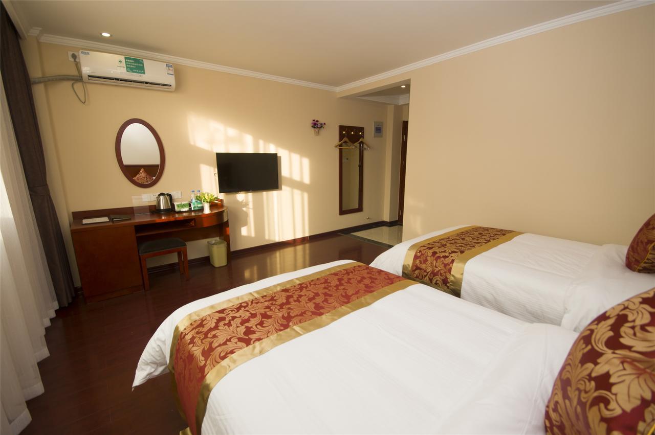 Greentree Inn Jiangsu Zhenjiang Dingmao Industrial Park Wode Square Express Hotel Dış mekan fotoğraf