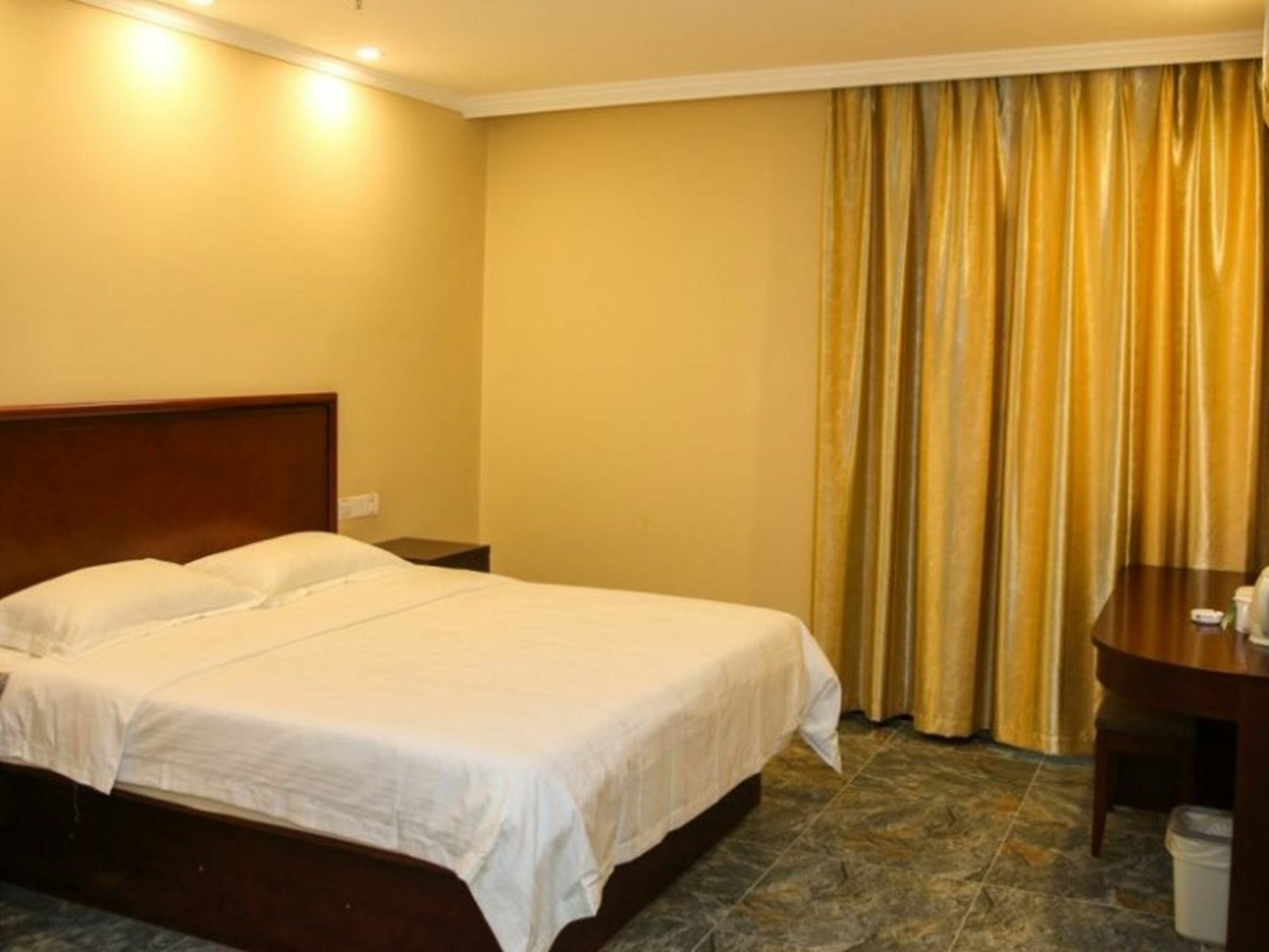 Greentree Inn Jiangsu Zhenjiang Dingmao Industrial Park Wode Square Express Hotel Dış mekan fotoğraf